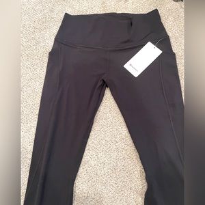 New with tags lululemon HR Align with pockets